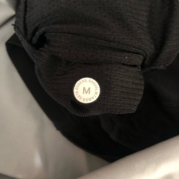 Lululemon active shorts - Picture 6 of 8